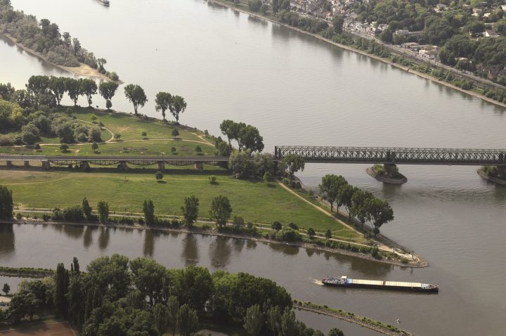 ginsheim-gustavsburg luftbild Das Bild darf nur nach Erwerb der Nutzungsrechte verwendet werden. Es darf nicht an Dritte zu deren eigener Verwendung weitergegeben werden.