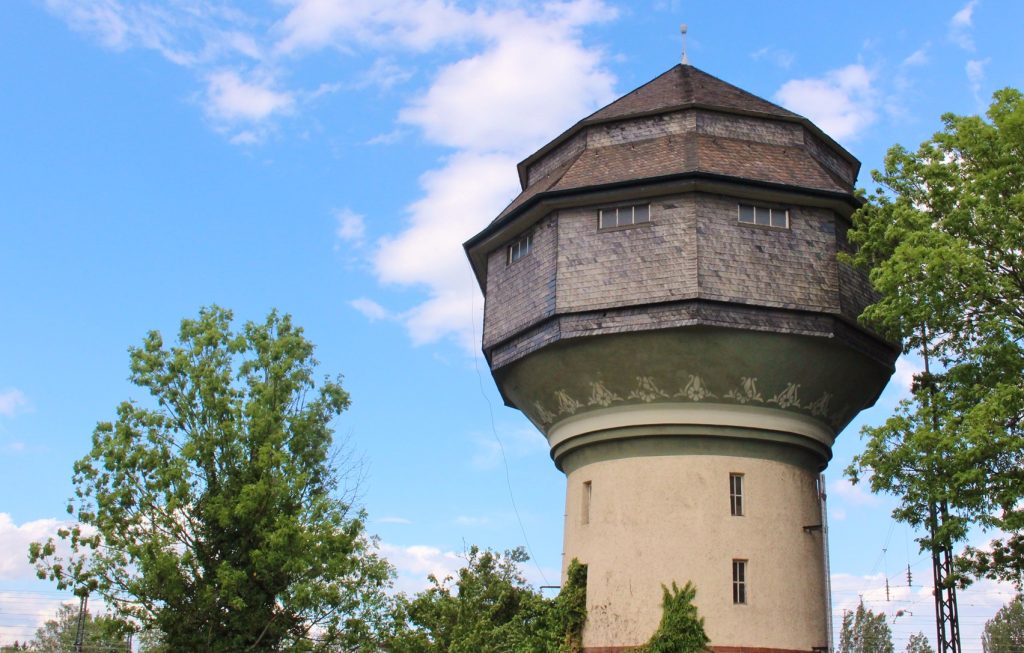 Wahrzeichen von Bischofsheim-der Wasserturm